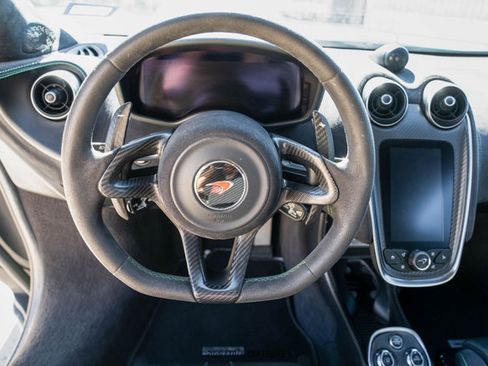Used 2018 McLaren 570S Spider image 23