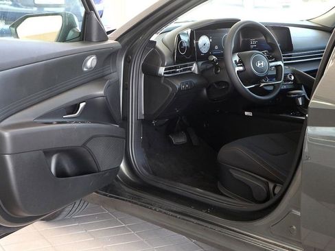 Used 2024 Hyundai Elantra SEL FWD image 13