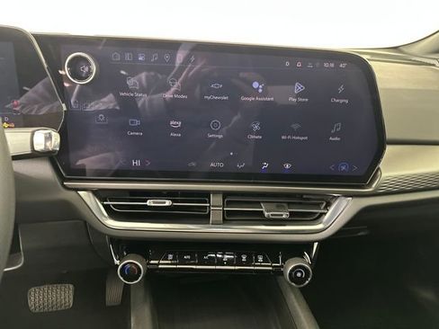 Used 2025 Chevrolet Equinox EV LT image 21