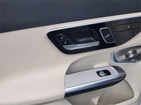 Certified 2025 Mercedes-Benz GLC 300 4MATIC image 15