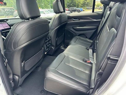 New 2025 Jeep Grand Cherokee Limited w/ Black Appearance Package image 5