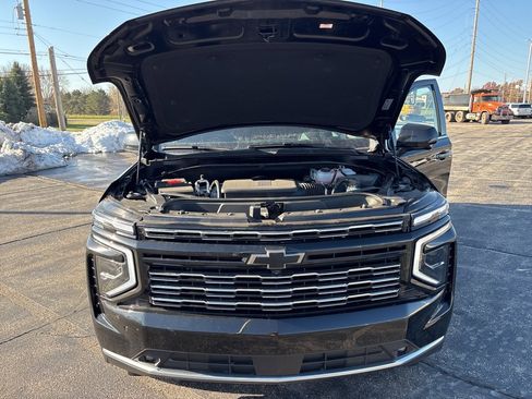 New 2025 Chevrolet Suburban High Country w/ LPO, Illumination Package image 15
