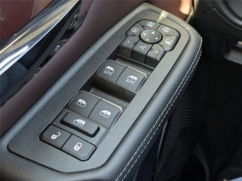 Certified 2025 RAM 1500 Limited image 25