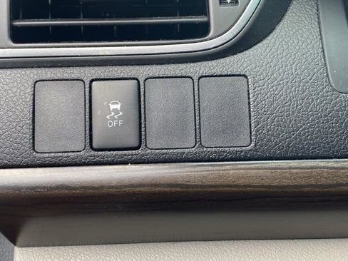 Used 2015 Toyota Camry LE image 13