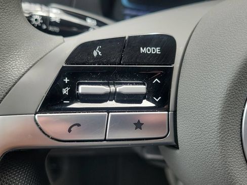Used 2024 Hyundai Elantra SE FWD image 19