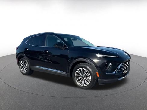 Used 2024 Buick Envision Preferred AWD/4WD image 2