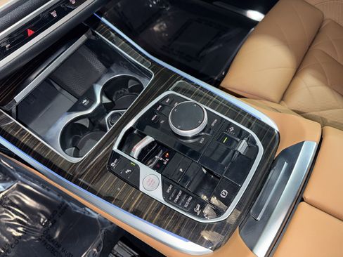 Certified 2025 BMW X7 xDrive40i w/ Premium Package image 29