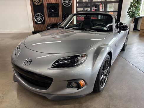 Used 2014 MAZDA MX-5 Miata Club RWD image 2