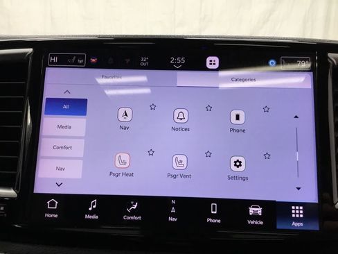 Used 2023 Chrysler Pacifica Limited image 32