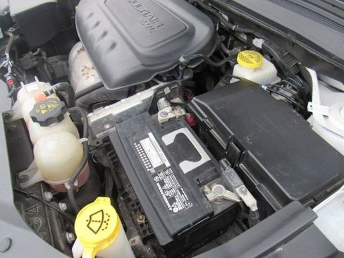 Used 2019 Jeep Cherokee Latitude w/ Popular Appearance Group image 26