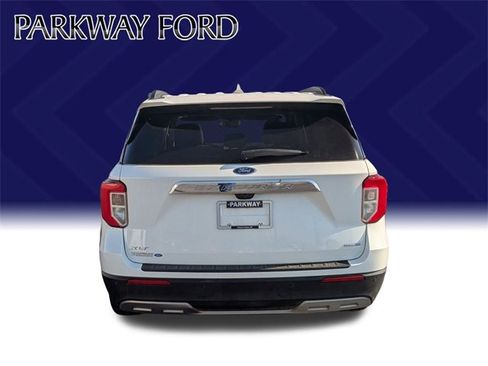 Used 2020 Ford Explorer XLT w/ Equipment Group 202A image 6