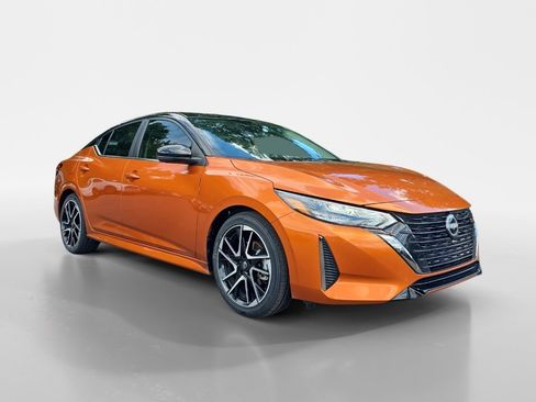 Used 2024 Nissan Sentra SR w/ SR Premium Package image 7