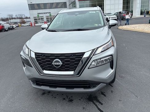 Used 2022 Nissan Rogue SV w/ SV Premium Package image 18