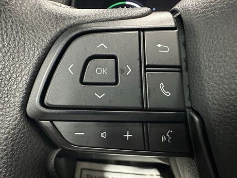 Used 2025 Toyota Sienna LE FWD image 18