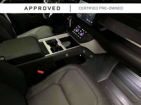 Used 2025 Land Rover Defender 130 X-Dynamic SE AWD/4WD image 18