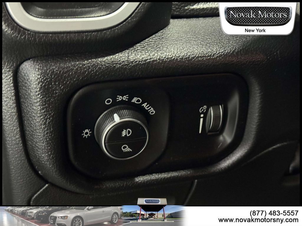 Used 2022 RAM 1500 Big Horn AWD/4WD image 16