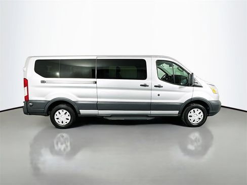 Used 2017 Ford Transit 350 XLT image 8