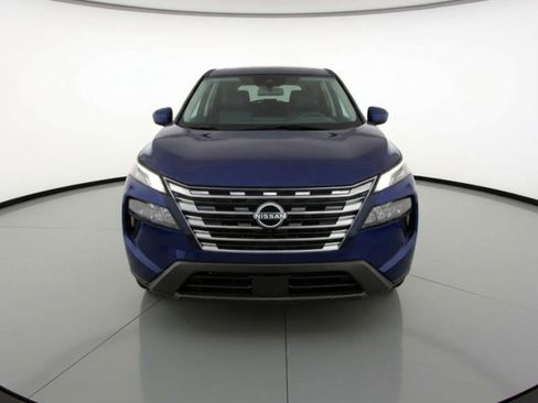 Used 2025 Nissan Rogue SV AWD/4WD image 2
