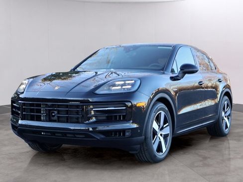 Certified 2026 Porsche Cayenne E-Hybrid Coupe AWD/4WD image 3