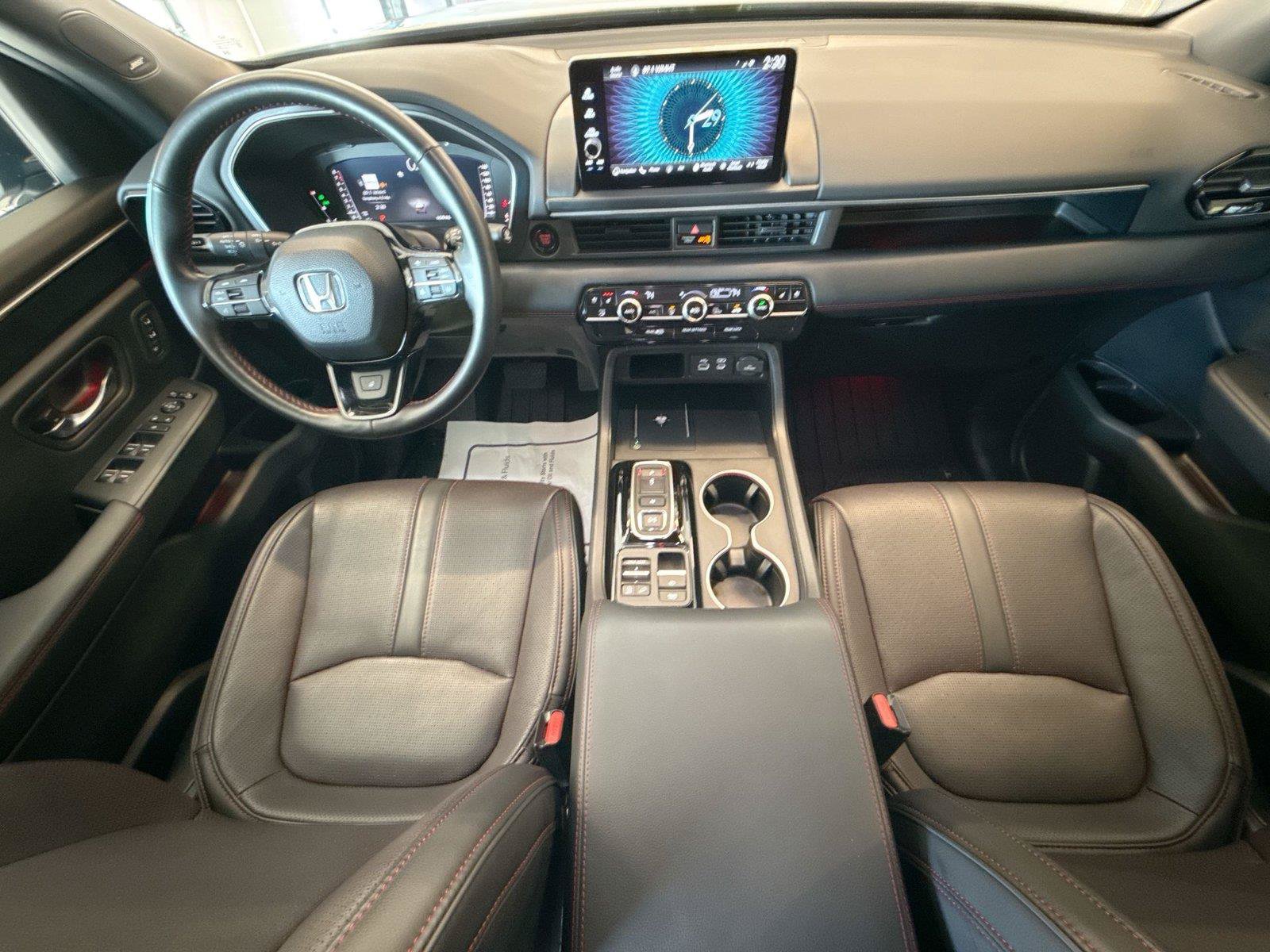 Used 2025 Honda Pilot Black Edition image 23