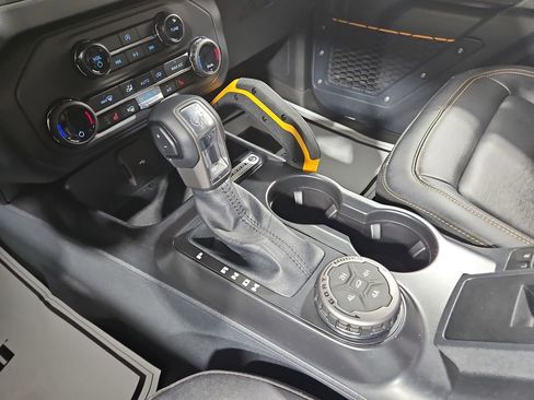Used 2024 Ford Bronco Badlands w/ Sasquatch Package AWD/4WD image 24