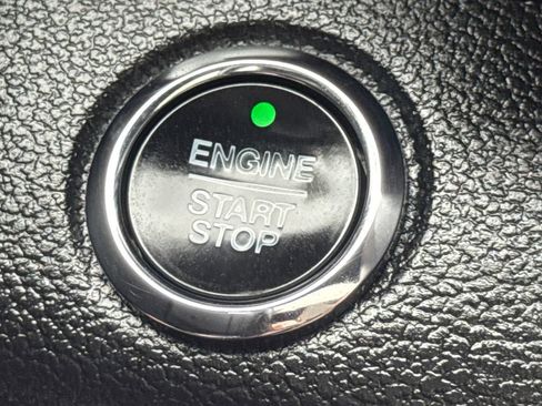 Used 2020 Ford Expedition XLT w/ Equipment Group 202A AWD/4WD image 41