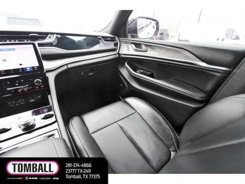 Used 2023 Jeep Grand Cherokee L Overland w/ Advanced Protech Group III AWD/4WD image 11