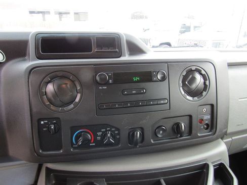 Used 2014 Ford E-250 and Econoline 250 w/ Power Group image 15
