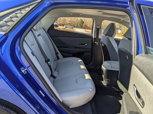 Used 2024 Hyundai Elantra Limited image 46