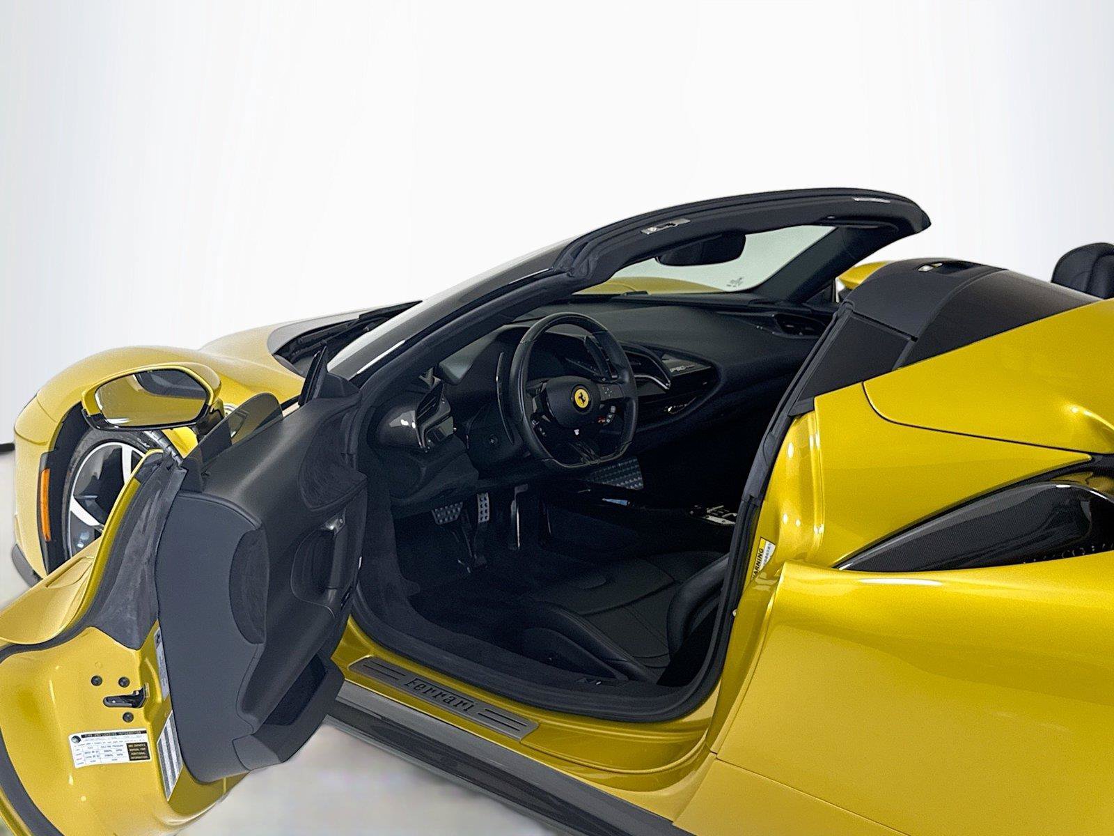 Used 2022 Ferrari SF90 Spider AWD/4WD image 11