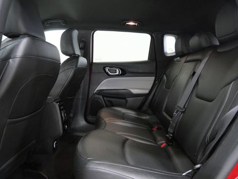 Used 2025 Jeep Compass Limited image 24