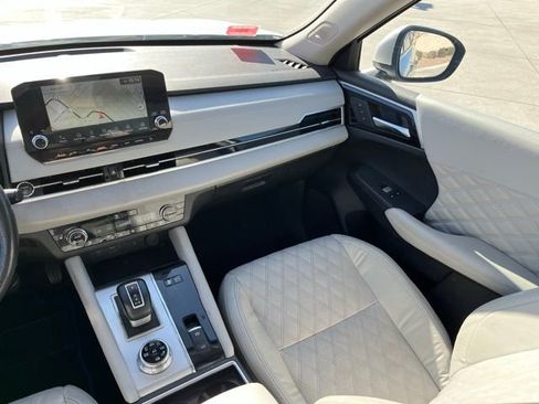 Used 2024 Mitsubishi Outlander SEL image 16