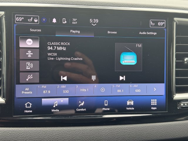 Certified 2024 Chrysler Pacifica Touring-L FWD image 30