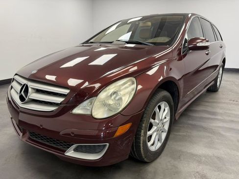 Used 2007 Mercedes-Benz R 350 4MATIC w/ P2 Pkg image 2