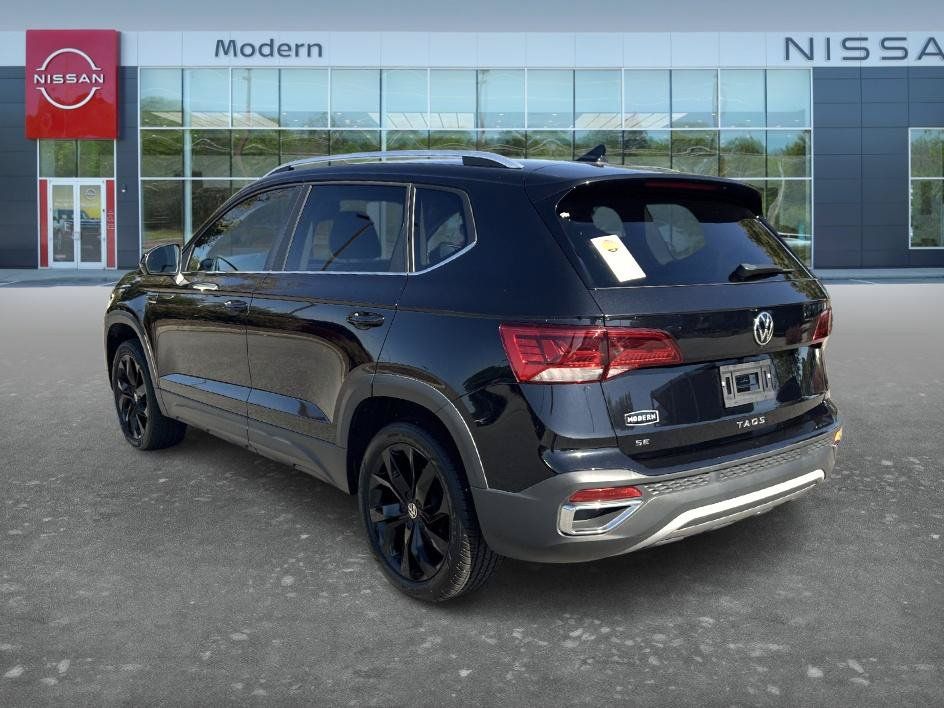 Used 2023 Volkswagen Taos SE w/ Black Wheel Package FWD image 7