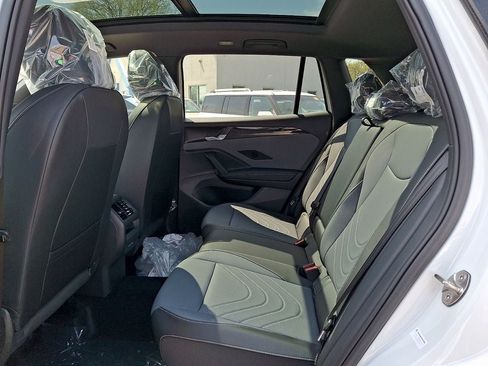 New 2026 Volkswagen Tiguan SE R-Line AWD/4WD image 6