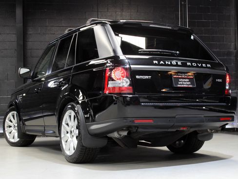 Used 2013 Land Rover Range Rover Sport HSE w/ HSE Silver Pkg image 13
