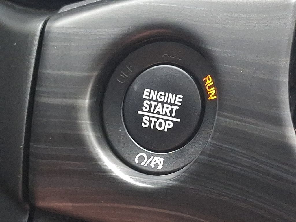 Used 2022 Jeep Grand Cherokee Laredo X AWD/4WD image 26
