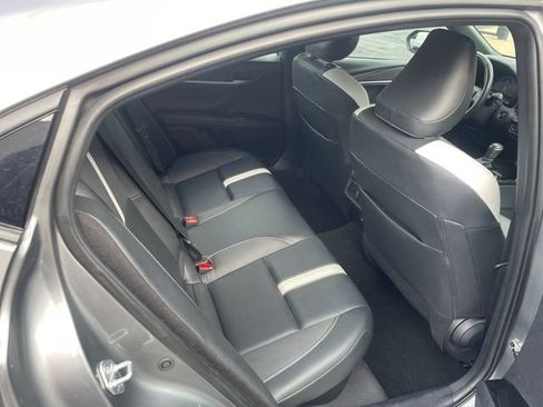 Used 2025 Toyota Camry SE w/ Convenience Package AWD/4WD image 29