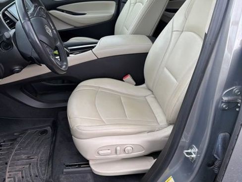 Used 2019 Buick Enclave Premium w/ Experience Buick Package image 5