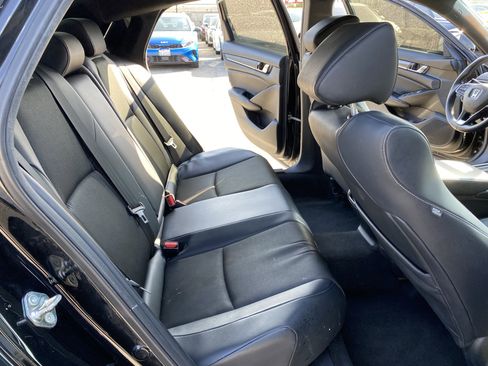Used 2018 Honda Accord Sport image 16