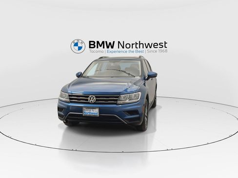 Used 2020 Volkswagen Tiguan SE w/ Panoramic Sunroof Package AWD/4WD image 8