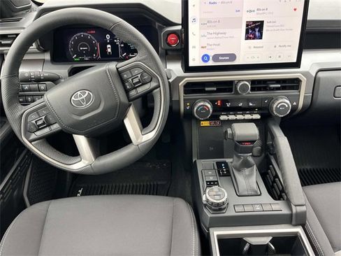 Used 2025 Toyota Tacoma TRD Off-Road image 15