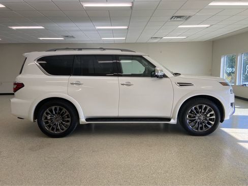 Used 2024 Nissan Armada Platinum w/ Captain's Chairs Package image 4