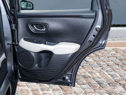 Certified 2023 Honda HR-V LX image 13