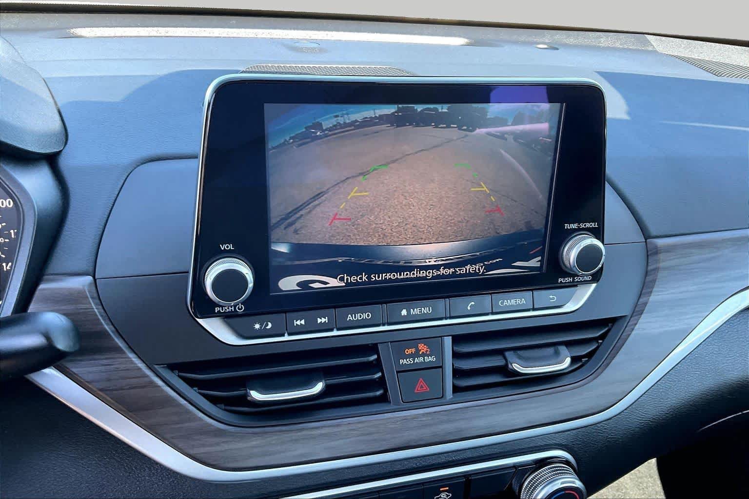 Used 2025 Nissan Altima 2.5 SV FWD image 25