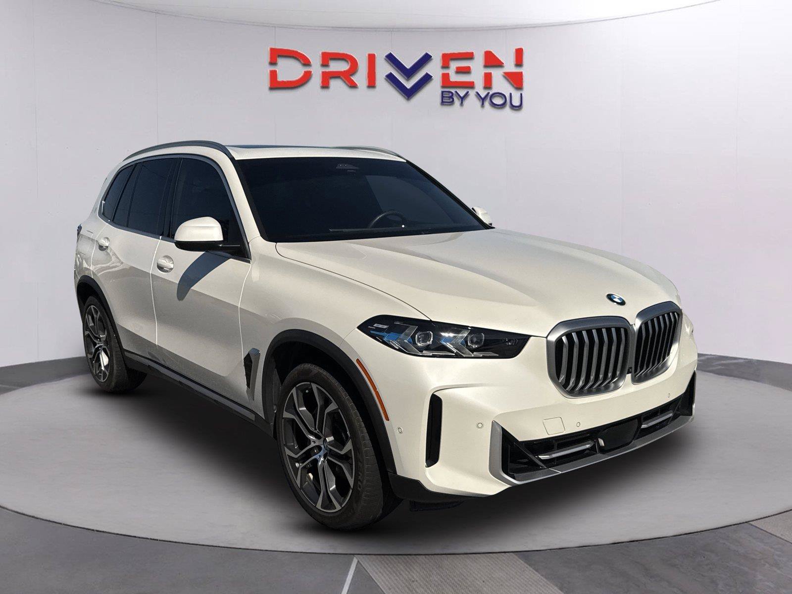 Used 2024 BMW X5 sDrive40i w/ Premium Package RWD image 1