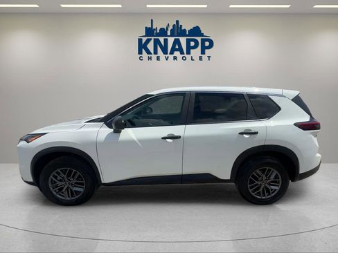 Used 2024 Nissan Rogue S image 2