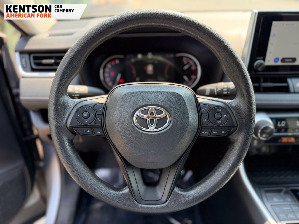 Used 2025 Toyota RAV4 XLE AWD/4WD image 14