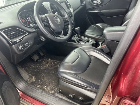 Used 2019 Jeep Cherokee Latitude Plus image 5